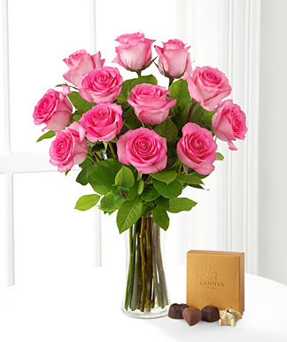 Pink Roses Bouquet with Chocolates and Vase